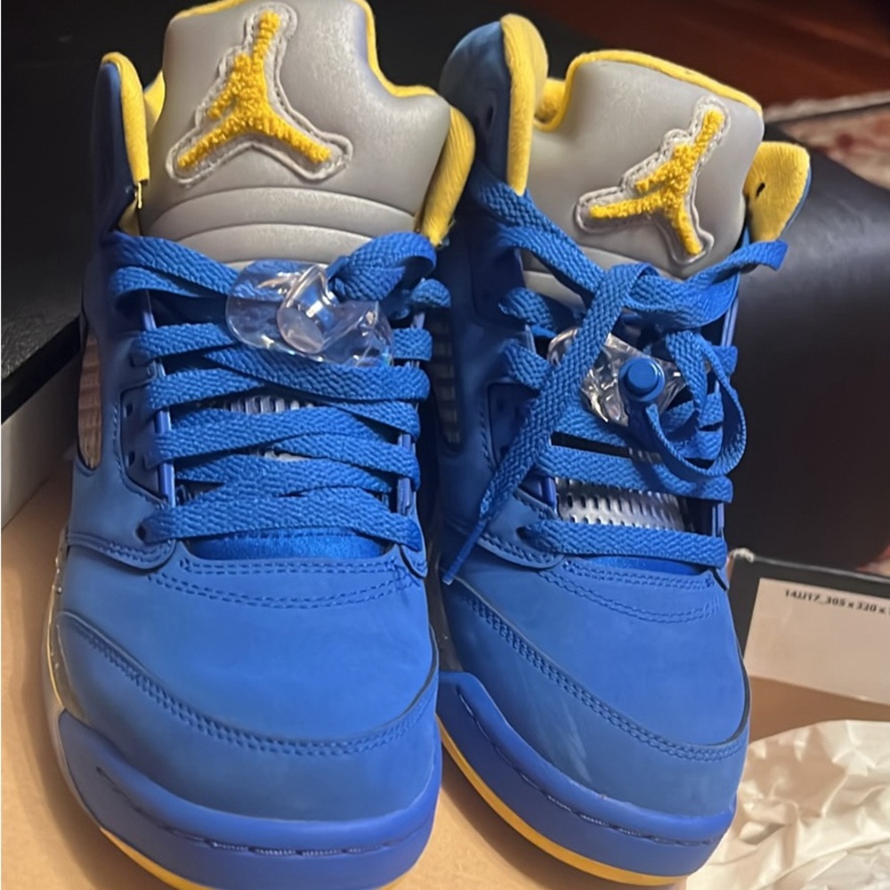 New jordan sneakers size 6